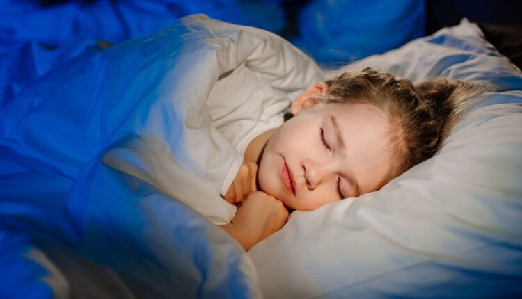 Como ensir crianças dormirem sozinhas