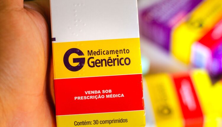 Remédio de marca e genérico